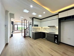nhà 4 tầng ngọc hồi, 40m2, giá 7.6 tỷ, ô tô, gần hồ linh đàm
