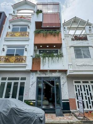 Nhà 1 trệt 3 lầu đường Nguyễn Văn Trỗi, gần trường đại học Cần Thơ và siêu thị Lotte
