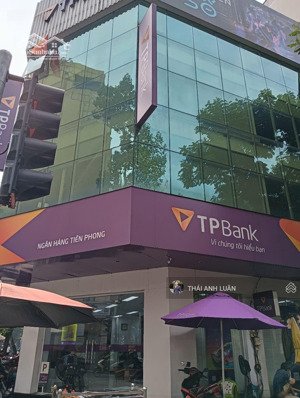 bán toà chdv góc 2 mặt tiền mạc đĩnh chi. dt: 121m2 (8,2x15m) - hầm 5 tầng - tn: 2,4 tỷ/năm. 36 tỷ