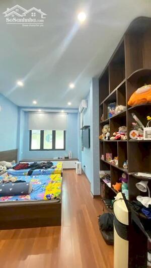 NHÀ ĐẸP LÔ GÓC Phố Nguyễn Văn Cừ 50m2 X 5 tầng mặtt iền 5.9m, 9.6 tỷ Long Biên.