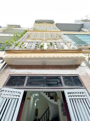 Cho thuê nhà 4 tầng Khương Đình, Thanh Xuân. Giá: 12tr. LH: 0327536893