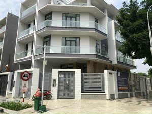 siêu phẩm chdv 2mt ngay aeon bình tân, 17x37m, 5 tầng hđt 200tr, giá 49 tỷ giảm sâu còn 45 tỷ
