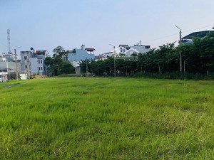 cấn bán gấp đất ở đường nguyễn văn quá, 582m2, giá 23 tỷ