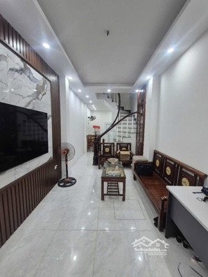 bán nhà quảng tiến nam từ liêm nhà dân xây 10m ra ô tô tránh giá 5.9 tỷ full nội thất sát vin