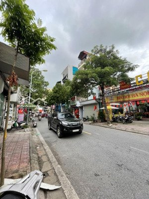 mặt phố kinh doanh - rẻ nhất khu vực- 65m2 chir 12,6 tỉ