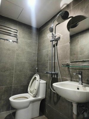 chỉ cần 7 tỷ- sở hữu nhà 5 tầng- full nội thất- khu phố hàn đình thôn - ngõ rộng - nhiều tiện ích