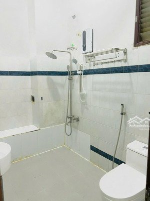 rẻ nhất quận 5, mặt tiền 148b nguyễn trãi quận 5,dt:5x20,kc: hầm 7l t/n 250tr giá 40 tỷ