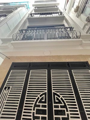 bán nhà hà trì_dân xây kiên cố_sân rộng thoáng_gần phố bà triệu_32mx5t_7 tỷ 2 ctl