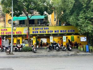 cho thuê cửa hàng ngay ngã tư thanh nhàn kim ngưu ở quỳnh mai 105m2, mặt tiền 10m ở vị trí sầm uất