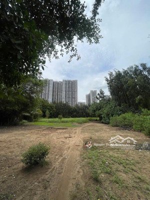 bán đất lớn đường phước thiện sát vách vinhome q9 - xe hơi tới đất - dt 4220m2 - giá 75 tỷ tl