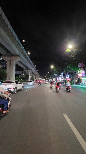 hiếm có: nhà phân lô ngã tư sở 128m2 - ô tô tránh - kinh doanh đỉnh - kế bên royal city