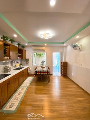 bán nhà phố 56 m, khu phần lo đồng bộ, 2 tang,hẻm xe hoi, nội thất cao cấp, thuê 10tr/tháng .