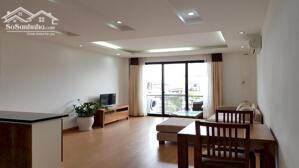 Cho thuê căn hộ dịch vụ tại Văn Cao, Ba Đình, 70m2, 1PN, ban công, đầy đủ nội thất hiện đại
