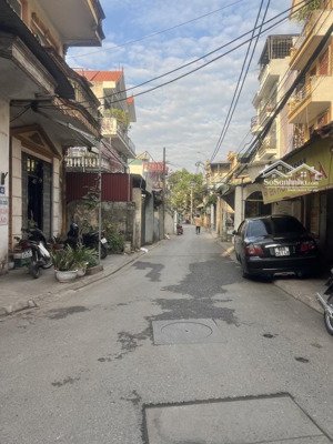 bán nhà phúc lợi 60m2 x 5 tầng thang máy. ngõ rộng thoáng, ô tô 4 chỗ vào nhà. + bán kính 200m l