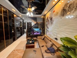 bán nhà mới tinh phạm văn đồng 6 tầng thang máy cách mặt phố chỉ 1 nhà, giá chỉ 8,2 tỷ