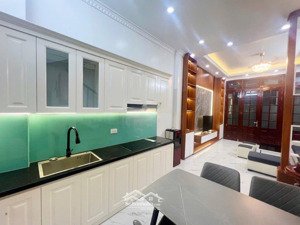 nhà đẹp phố thuỵ khuê, trích sài 35m2*5t, full nội thất, gần hồ tây, trường tiểu học chu văn an.