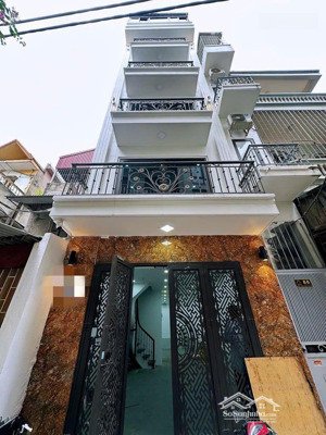 bán nhà giải phóng, 30m ra đường lớn, 6 tầng, thang máy, giá thoả thuận