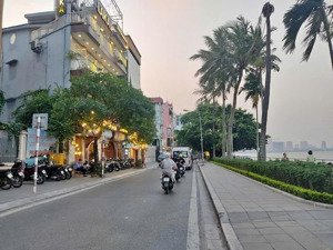 siêu phẩm mặt đường trích sài mặt phố hồ tây, 64m2, 5 tầng chỉ với 54,5 tỷ.