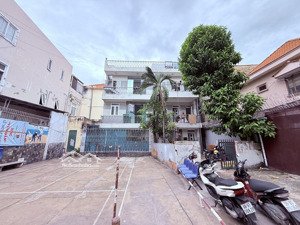 hàng khủng diện tích lên tới 130m2 - 4 tầng đang sửa đẹp - hẻm xe hơi siêu lớn - có sân thể thao