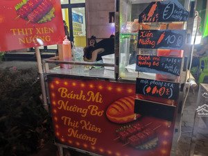 pass lại toàn bộ xe bán bánh mì nướng bơ cambodia và xiên thịt nướng