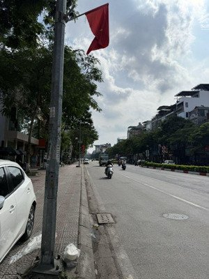 bán gấp - nhà sát mặt phố nguyễn văn cừ