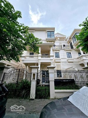 biệt thự city land 1 trệt 3 lầu dt:11x20 giá 40tỷ , sổ hồng lâu dài