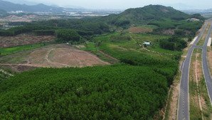 cần bán lô đất 83.000m² (8,3ha) vị trí siêu đẹp sổ đỏ làm bãi xe chứa hàng ,farm du lịch giá tốt