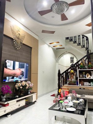 chính chủ cho thuê nhà trần bình, cầu giấy 60m, 5 tầng 5pn full nt chỉ việc về ở, ưu tiên gđ 17,8tr