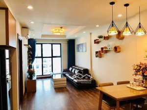 77m- tầng giữa tòa r3 goldmark city -2 ngủ -2wc -lô góc thông thoáng nhiều ánh sáng- ful nội thất