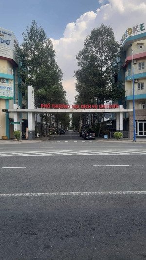 bán 2 căn nhà phố liền kề đường trần quốc tuấn cổng chính khu phố thương mại unitown