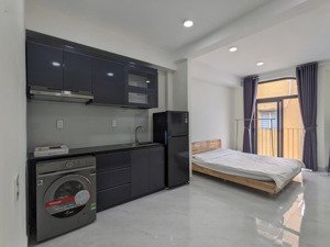 căn hộ ban công máy giặt riêng 5p tới đại học bách khoa quận 10 tân bình