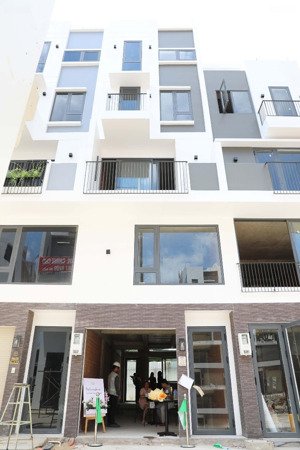 bán nhà phố biệt lập 6 tầng có garage, thang máy, mặt tiền 5m ngay quận 8 sổ hồng riêng