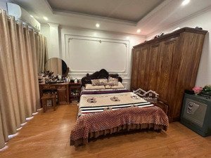 bán nhanh! 180tr/m2 nhà kiên cố 60m2 5 tầng tại la thành, đống đa, hà nội