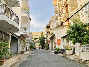 biệt thự ngang 8m dài 16m đường phan đình phùng khu víp dân trí ngay công viên. giá tốt 17 tỷ