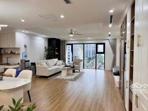 chính chủ cần bán ch 3n2vs tại paragon full nt, view đẹp, giá rẻ nhỉnh 7 tỷ có tl. lh 