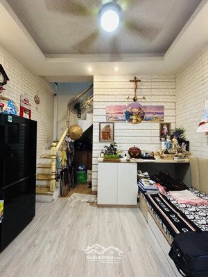 nhà đẹp hồng mai cách phố vài bước chân nhà 23m2 - 4 tầng giá 2,x đầy đủ công năng