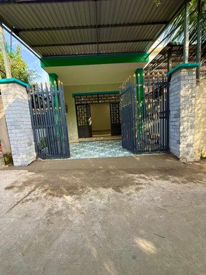 cần bán nhà phường tương bình hiệp gần ngã tư lò lu giá 1.890 tỷ