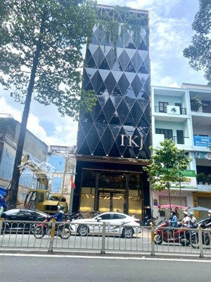 bán nhà mặt tiền trần hưng đạo, quận 5 gần an bình, queen plaza. dt: 12m x 30m, 5 tầng. giá 95 tỷ