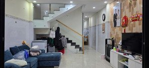 giảm 500tr nhà đẹp 2 tầng (4.3 x 14m) cách mt 30m hẻm 4m, p. 1 gần chợ phạm văn hai 105tr/m2