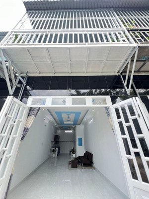 nhà mới xây 1 sẹc ngắn nguyễn văn bứa cách ngã 3 giồng chỉ 2km giá 755tr còn thương lượng