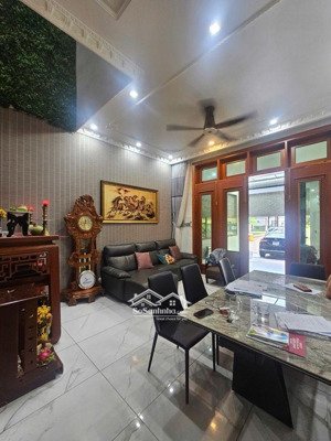 bán nhà mặt tiền tên lửa 4 tầng 100m2 cạnh aeon mall - view công viên. chỉ 10 tỷ nhỉnh