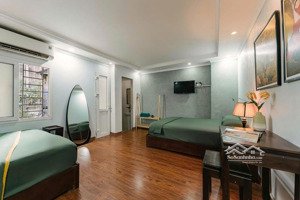 cho thuê mặt phố hàng trống siêu đẹp. dtsd 135m2 cho 3 tầng. mặt tiền 5m siêu đẹp.