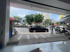 cho thuê nhà mặt tiền đường trang tử, quận 5 diện tích 179,2m2 kết cấu trệt 2 lầu giá 150tr