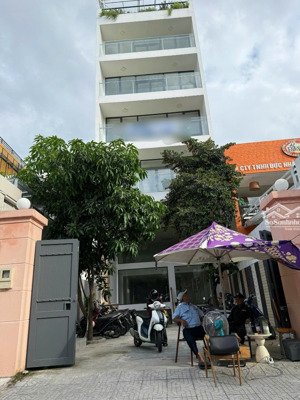 cho thuê tòa nhà mặt tiền đường xuân thủy quận 2 diện tích 136,51m2 hầm trệt lửng 4 lầu giá 210tr