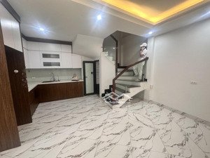 bán nhà nguyễn văn linh 6 tầng đẹp long lanh ngõ ô tô tránh ô tô đỗ cổng giá 6.1 tỷ