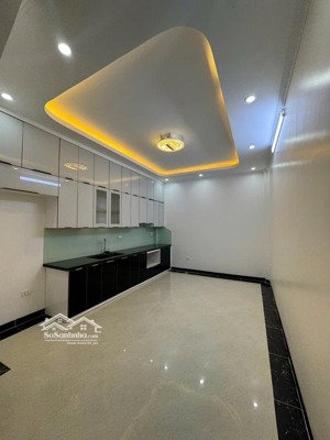 cho thuê nhà pl ngõ trần quốc hoàn dt 50m2 x 5t ô tô đỗ cửa