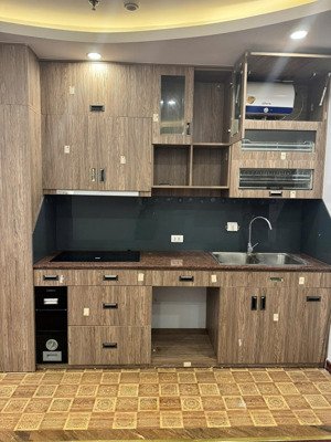 bán căn hộ liễu giai tower 26 liễu giai 69m2, gồm 2 phòng ngủ view hồ tây full đồ. 6.5 tỷ