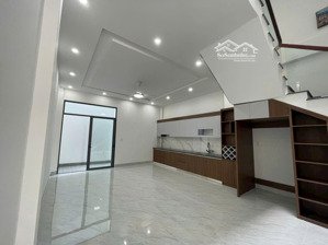 giảm 100 triệu bán nhà trung tâm gần bãi tắm biển hòn chồng nha trang. chỉ còn: 7,2 tỷ