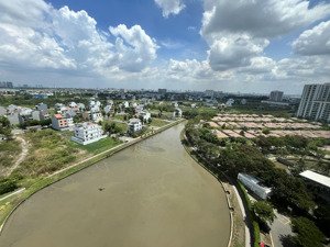 chính chủ cần bán nhanh căn hộ 1pn- giá tốt- nộp hồ sơ làm sổ- đối điện global city- lakeview