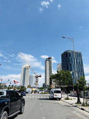 đất biển xây khách sạn đường phạm văn đồng 780m2 cách biển chỉ vài bước chân, lh:0905001634